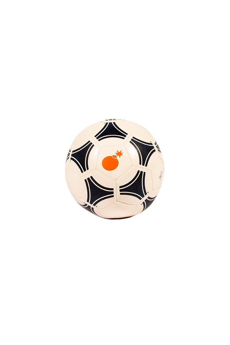 The Hundreds x adidas Crush Fußball Weiß OS