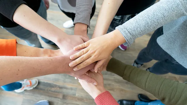 Team Gesundheit Digitale Arbeitswelt Zusammen sind wir weniger allein Kurs
